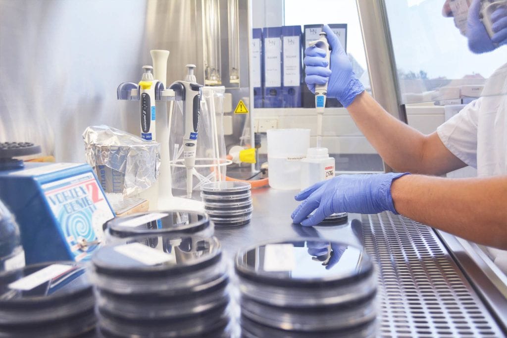 Testes de laboratório para análise de qualidade da água